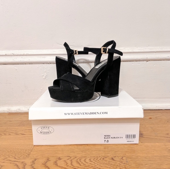 Steve Madden Shoes - Steve Madden Nessa Nubuck leather platform sandal
